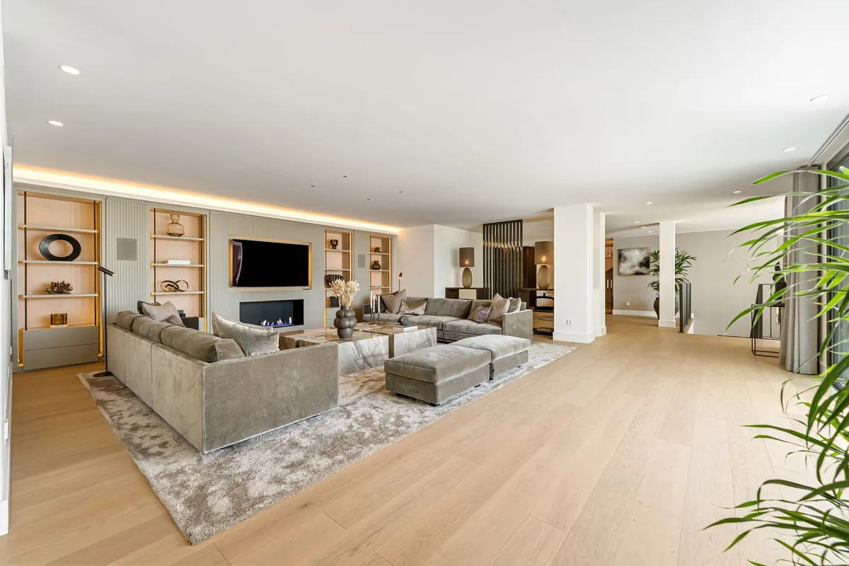 48a2dd03-38d3-41a5-8545-1035dc8ed5d0