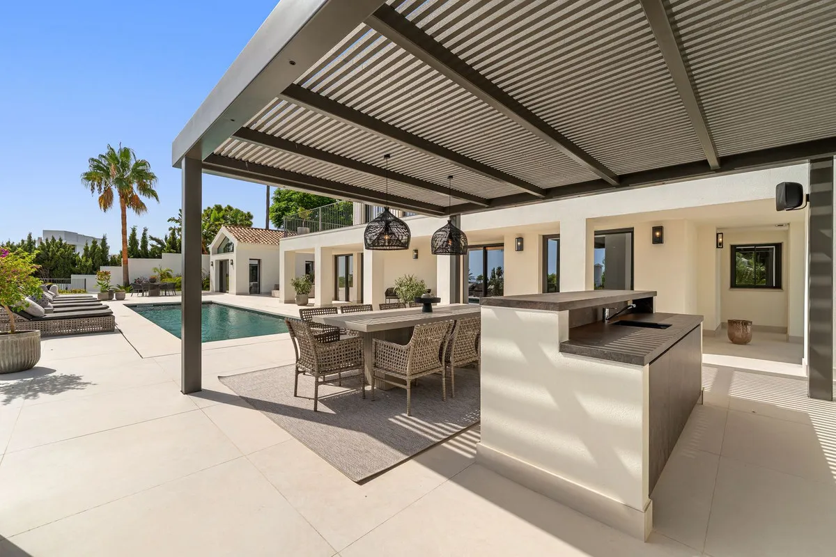 b7389f91-d1a9-4e91-8ebb-b3256de96b40