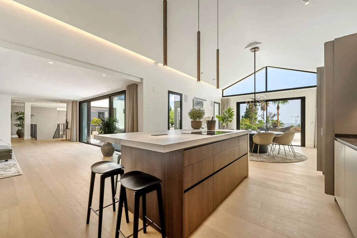 c07e67a0-71ee-4f38-a350-d4c0f6b20fab