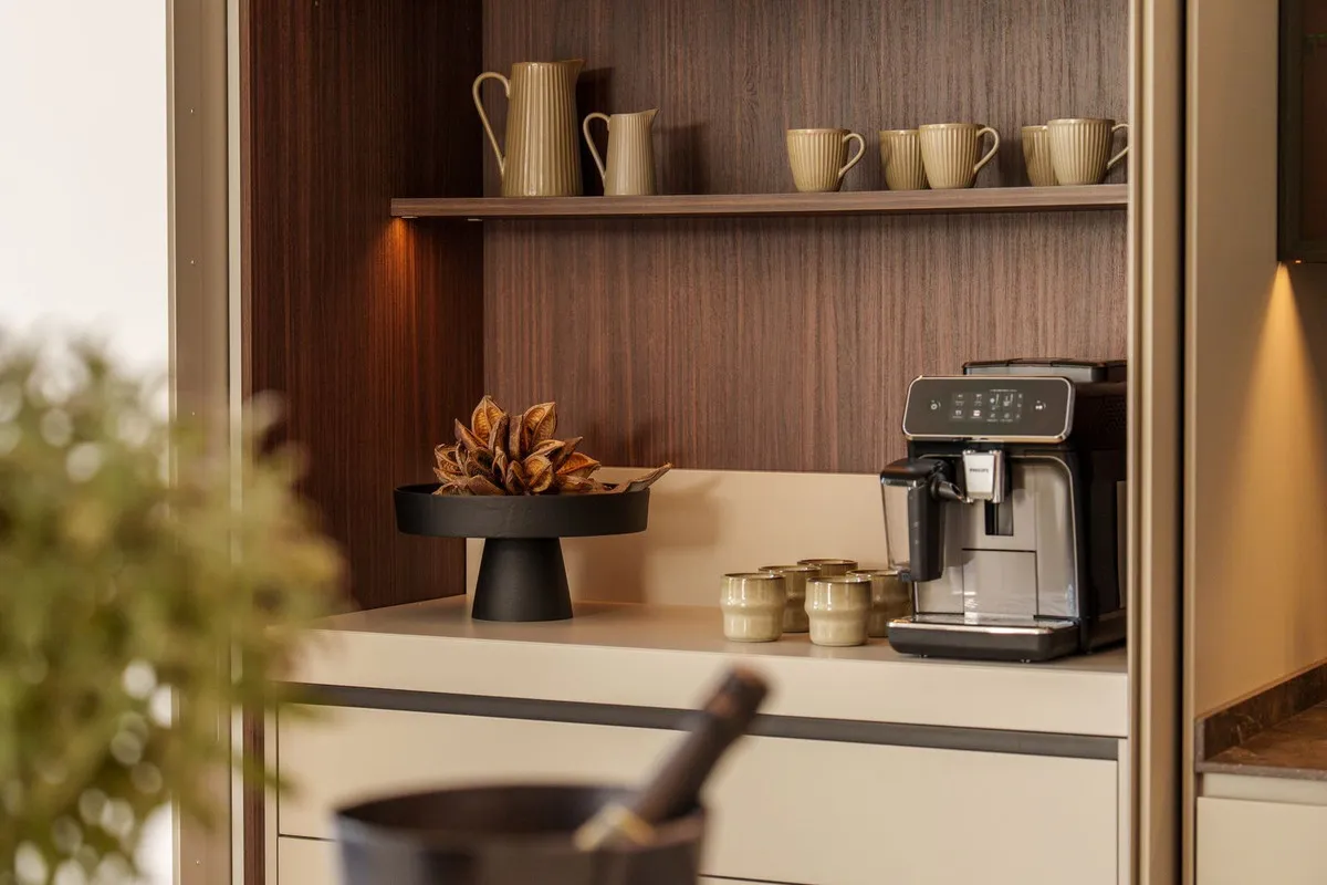 dd6e84a1-84a4-4f0a-bc9b-ba2db46b9e21