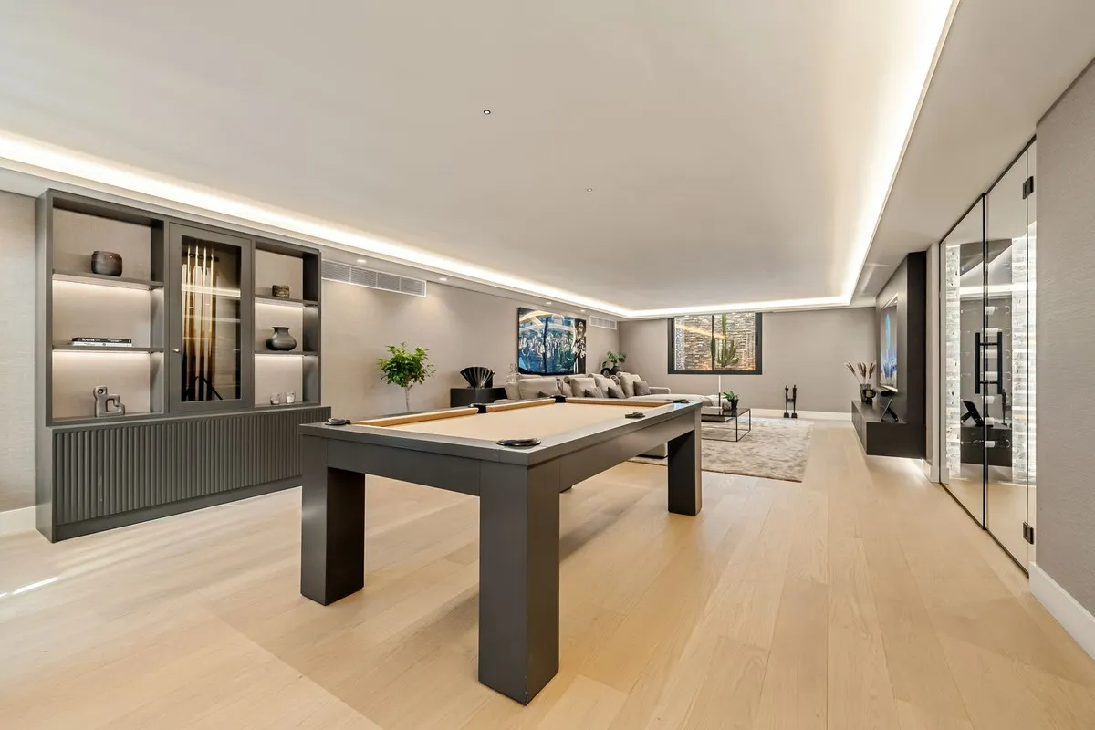 e0448f54-d311-4605-b220-b7e1b49a7a60