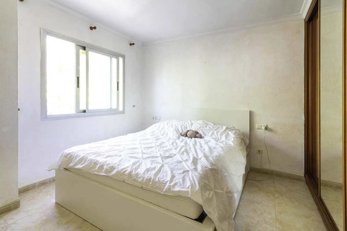 2ea719f7-bed6-40c1-9ebd-d1565cc06953