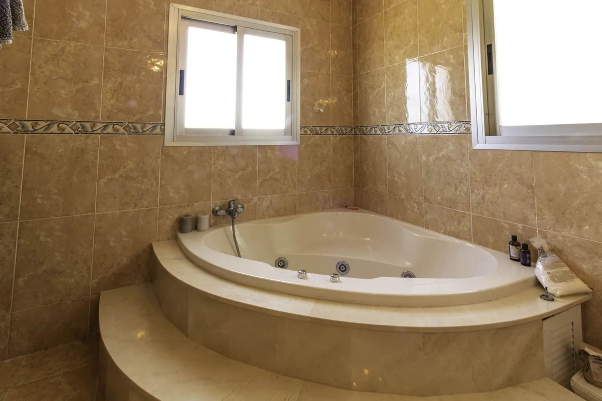 8513aeb4-5529-456e-aac3-580f8c61cbe2