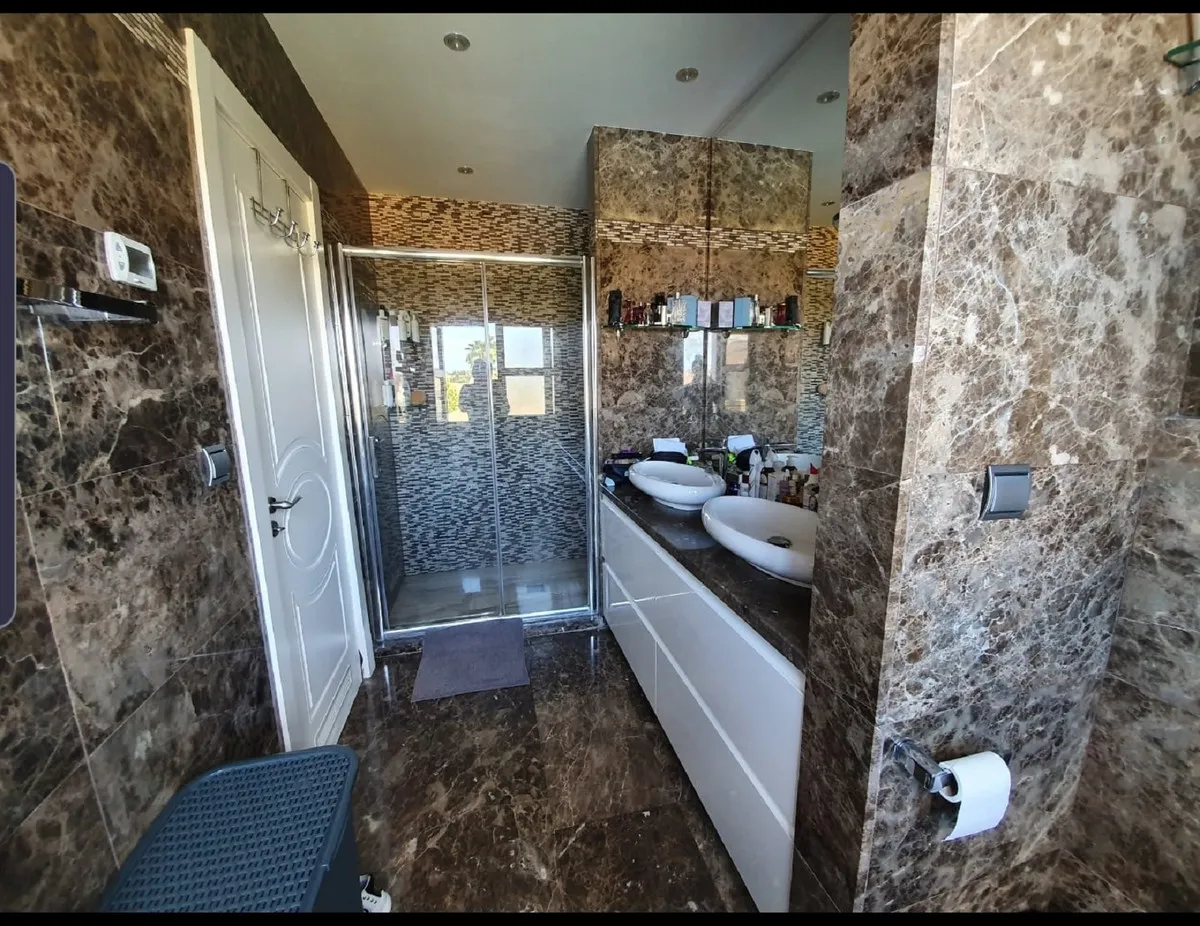 608c823a-8b92-4a68-9eb8-27fcfea17d3a