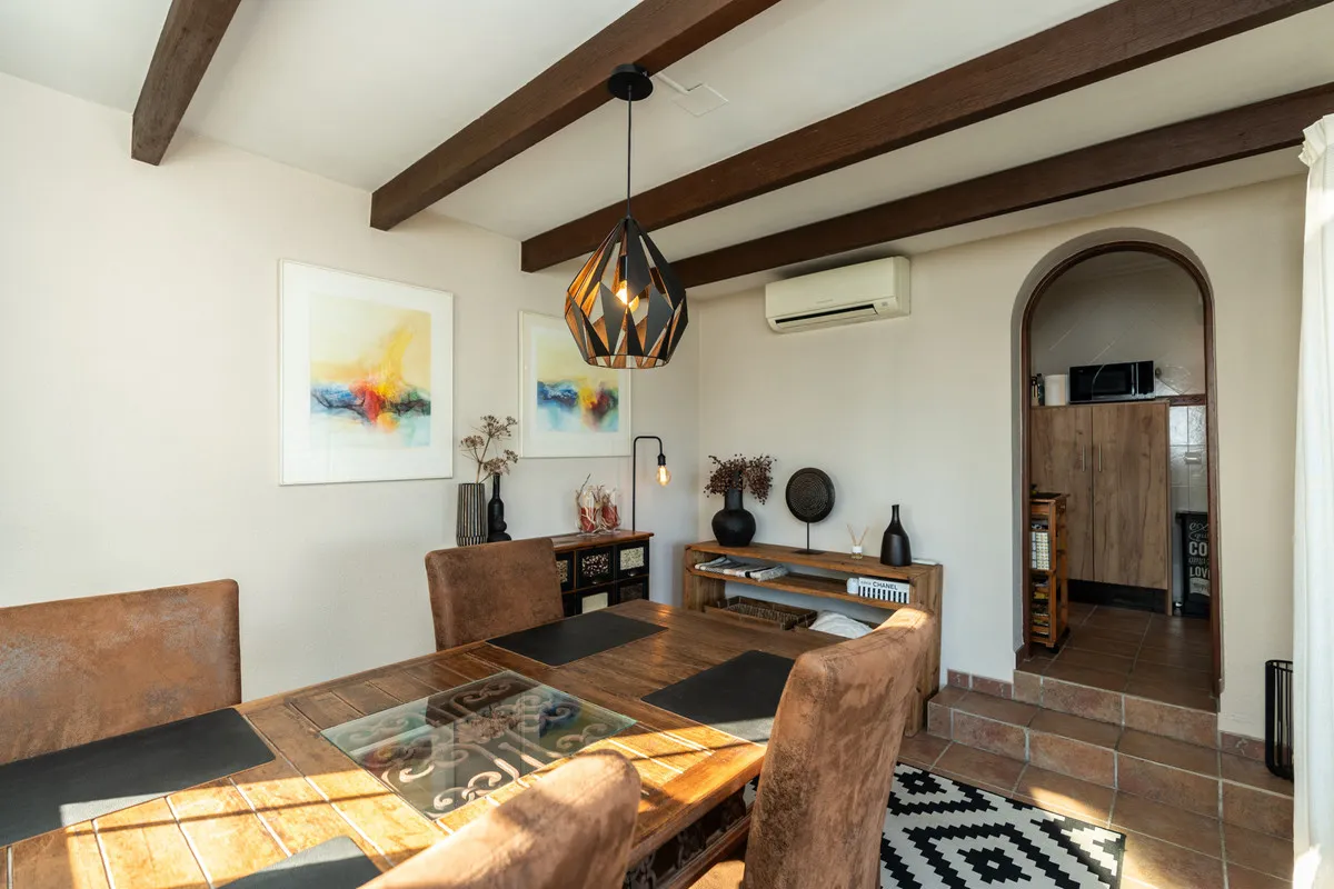 a665ce38-13e6-476f-9506-4433e9a0417d