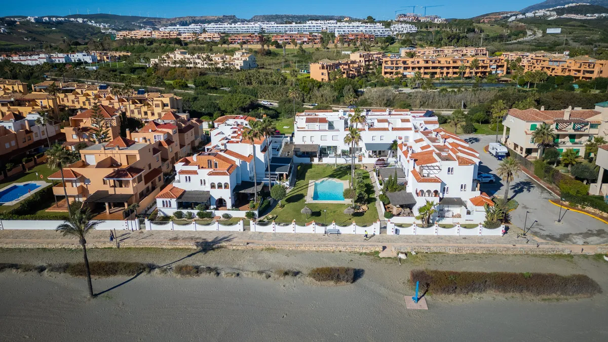 fb6807c5-3a79-45bf-b96d-be22a429970c