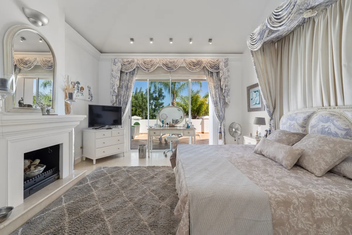 067bc862-af0f-402e-a16a-5815d3e0f5ea