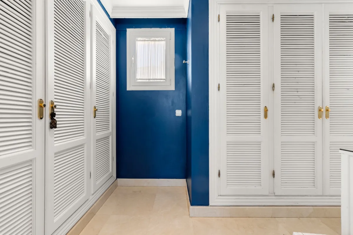 0e805fd7-20a6-4d4c-b071-a54b93a67216