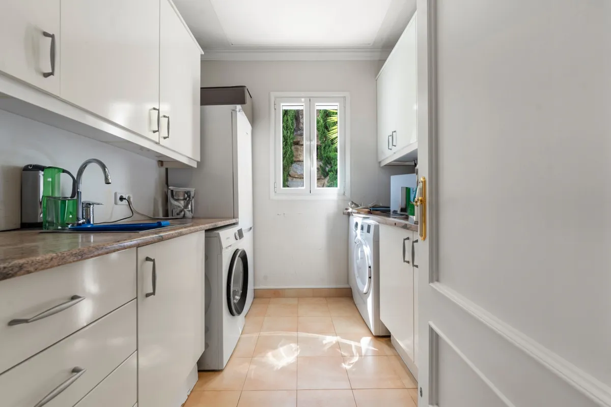 738ec7e3-bb7a-48c9-a641-25dd189ce204