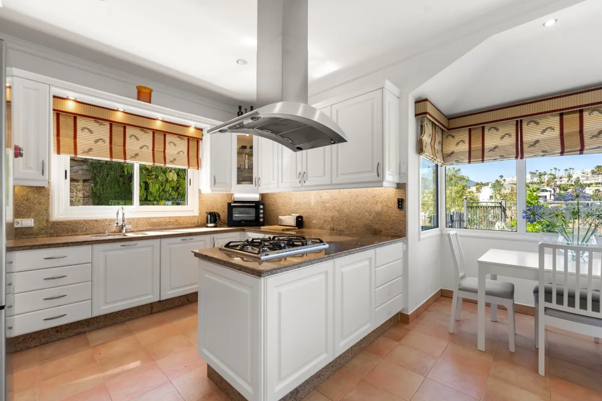 96a81c50-5c86-4f4a-96a5-f9a0b78f1b46