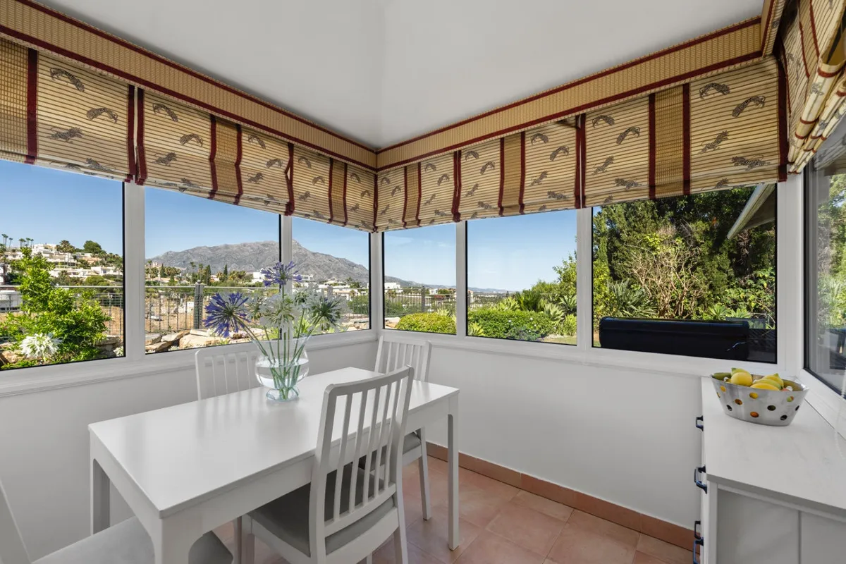 aa63e3d0-9b00-4daa-b8c9-b28655fdf5ce