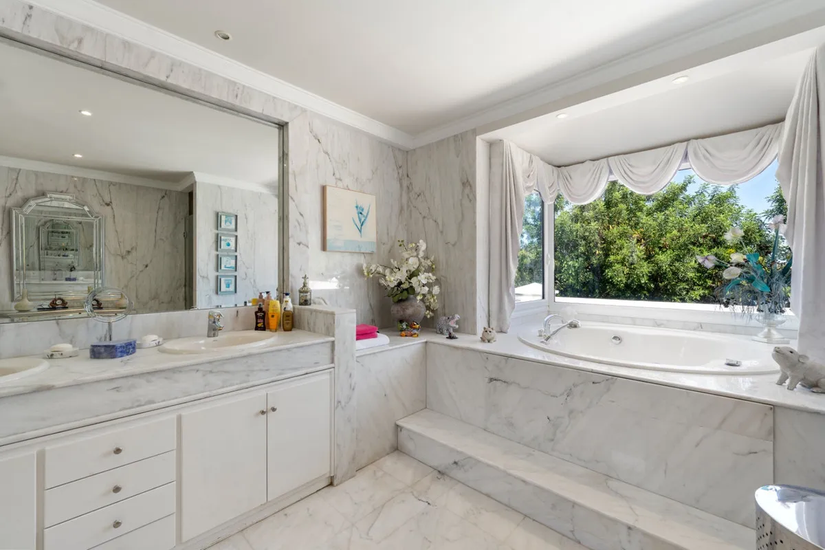 c98f46bc-3c71-4af5-8113-603ec379a55b