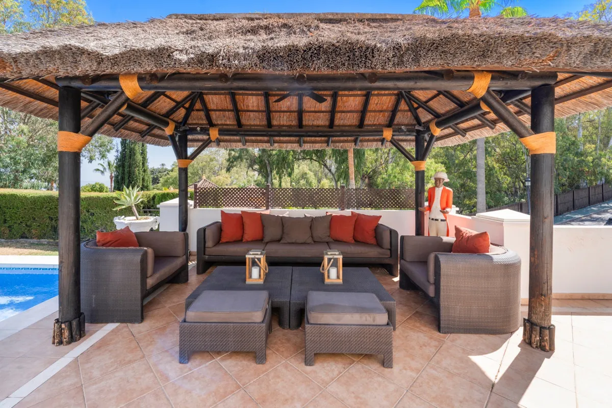 e4433915-4a9b-47ad-8721-885bcdf28bb0