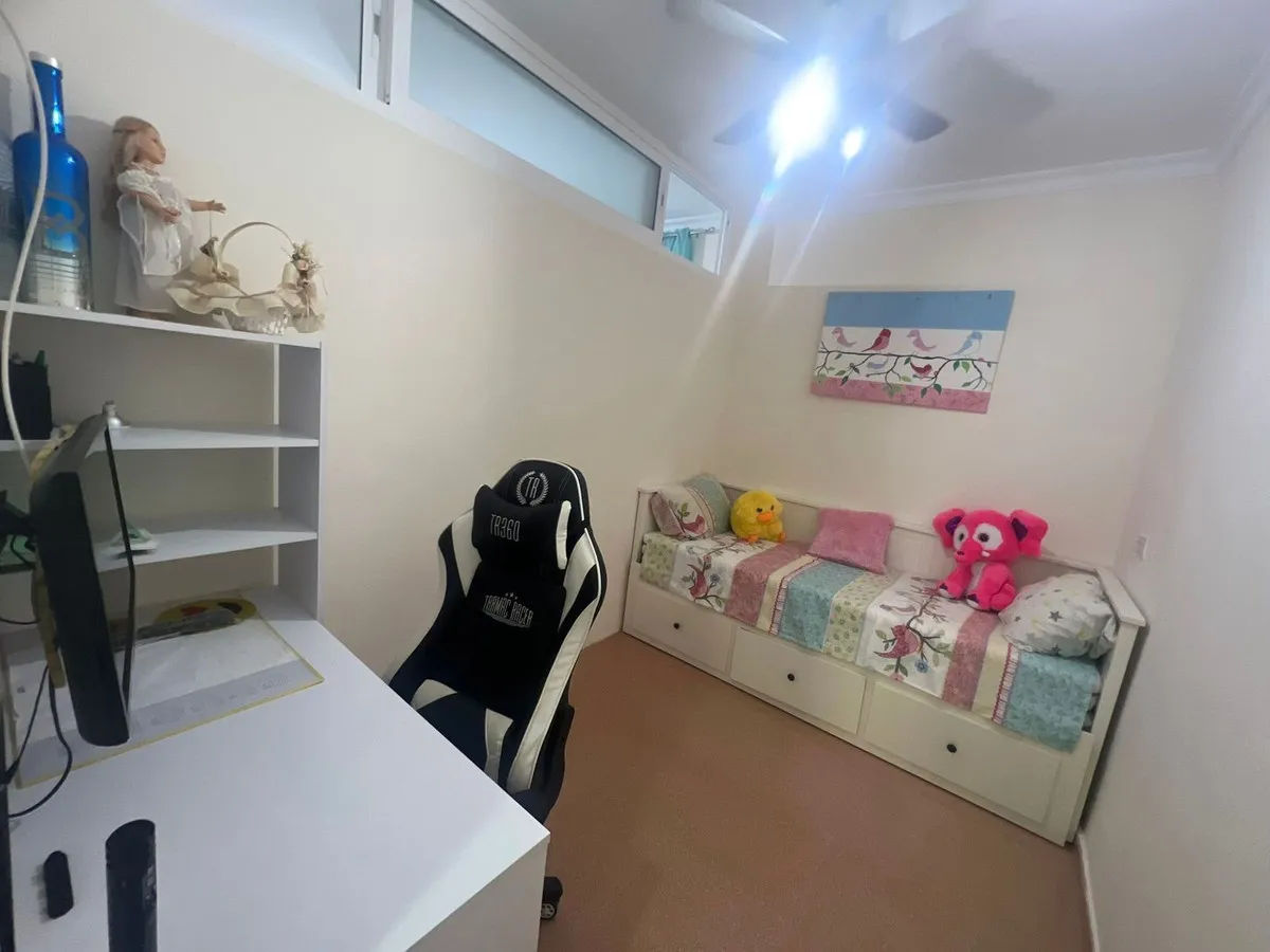 f6494d7c-12ac-409d-ab55-e9699d2d9233