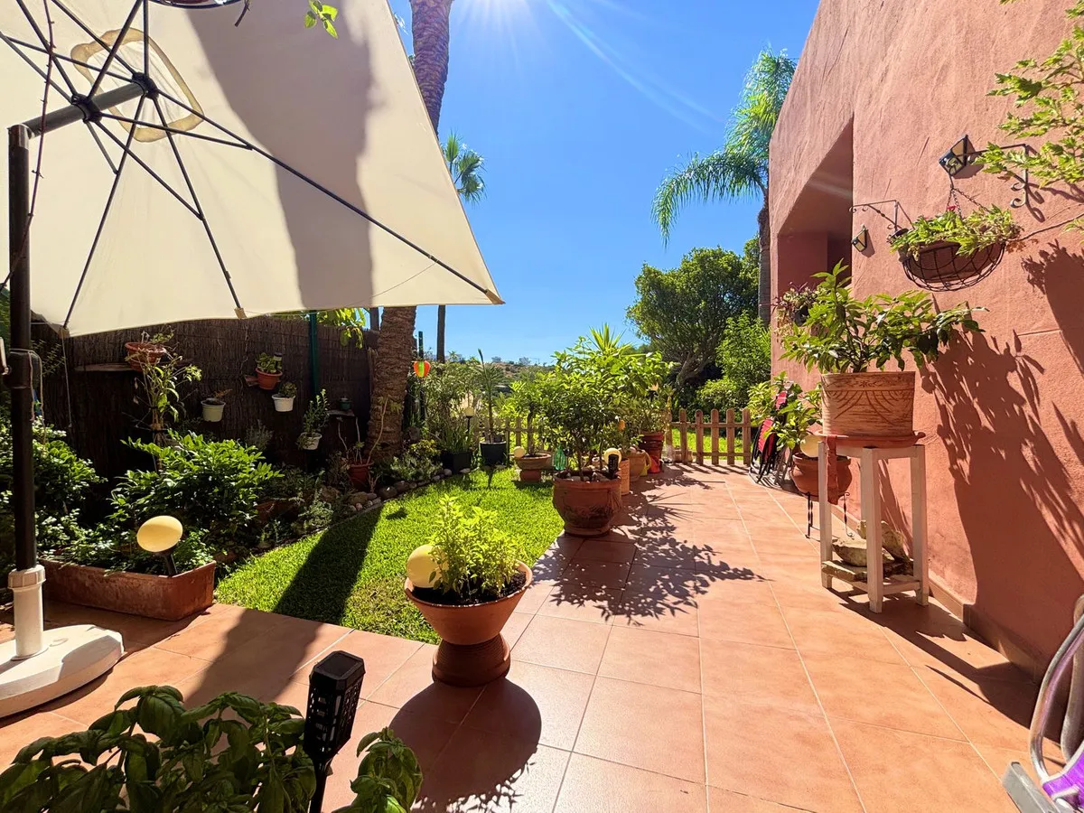 8ee064e1-aae9-41b3-8c1e-4279a7d4023d