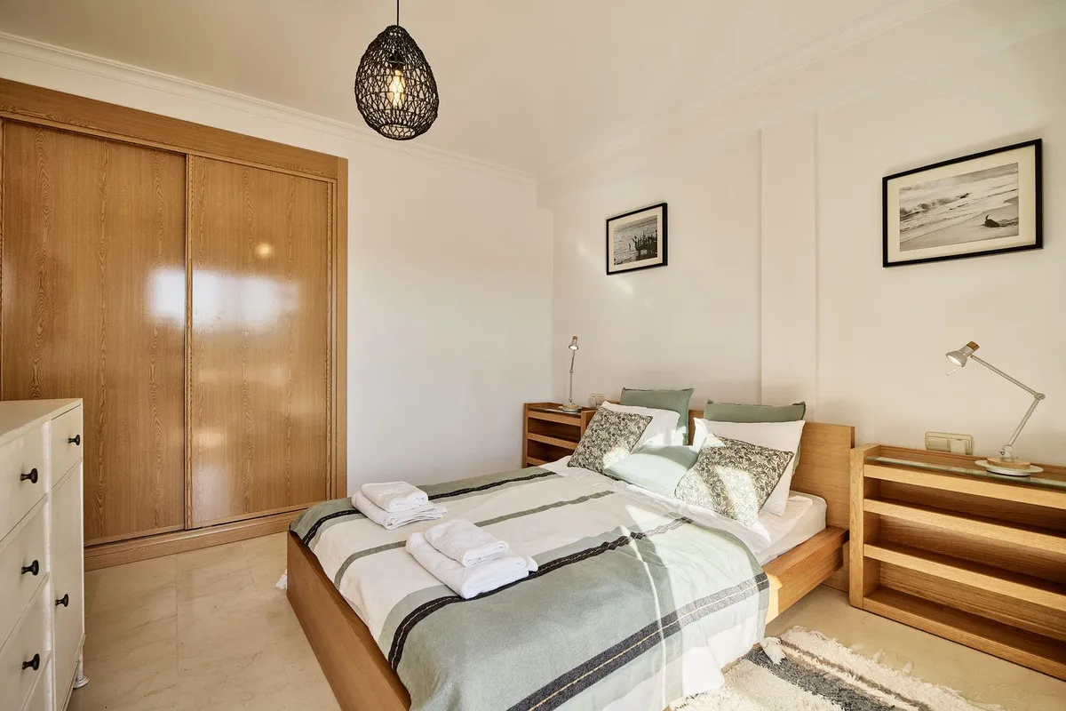 89bc2185-8b96-44f7-989b-5bd416b1aa71