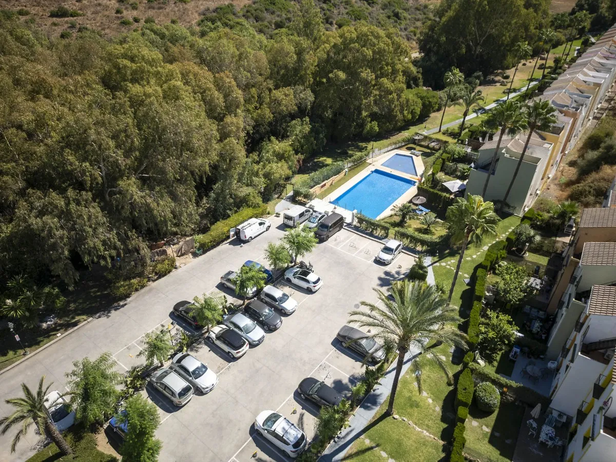 13c2fa76-51b1-43ad-946a-d3793c6a21e9