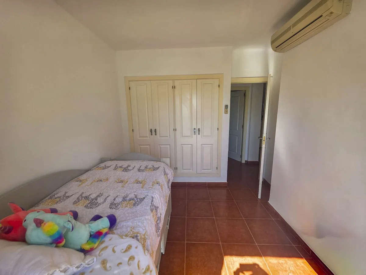 2e36d925-17b0-40d1-85a4-689001f14dfb