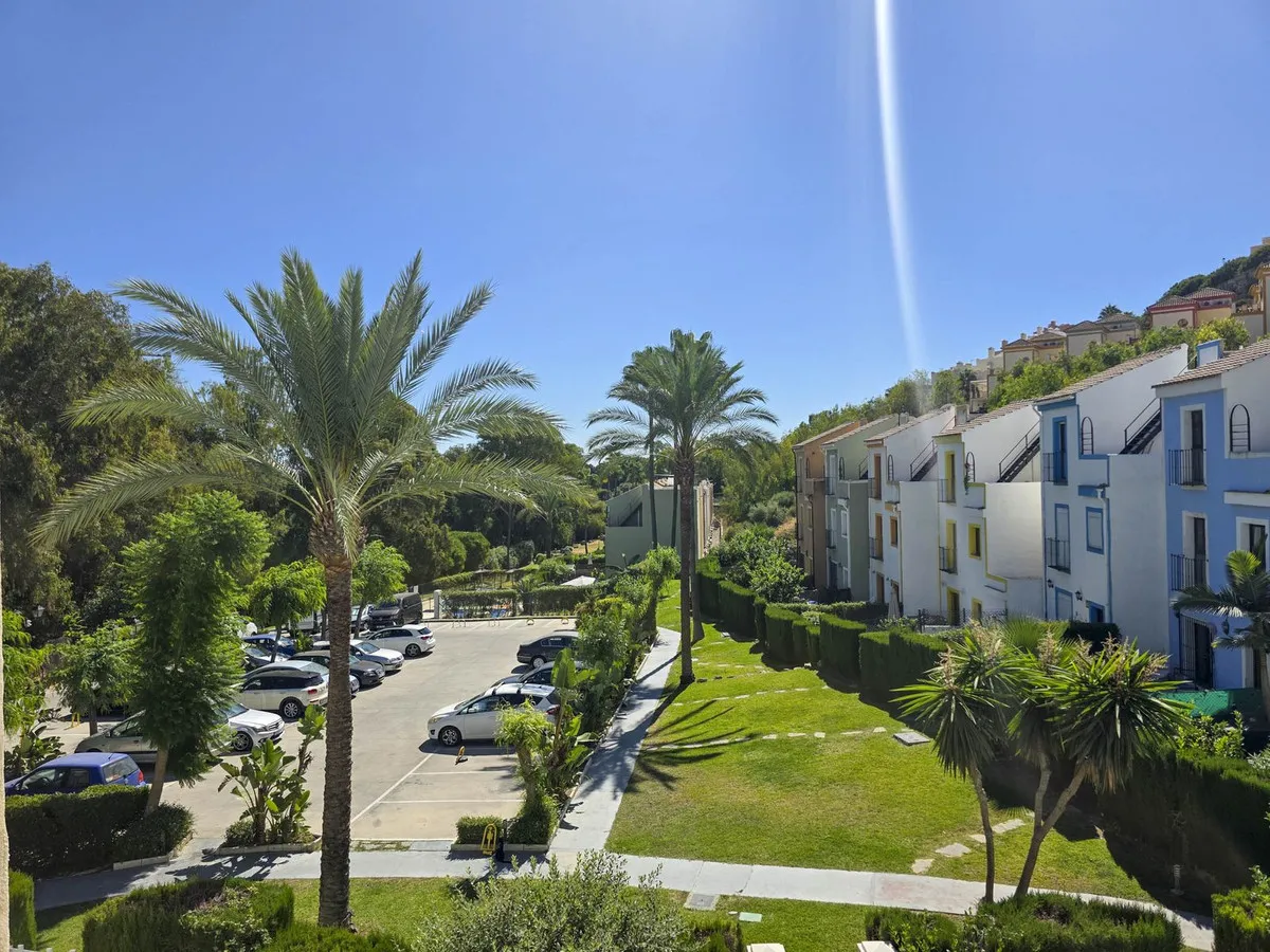 4a740ddf-0fec-4b6c-b52f-bcc0c7433817