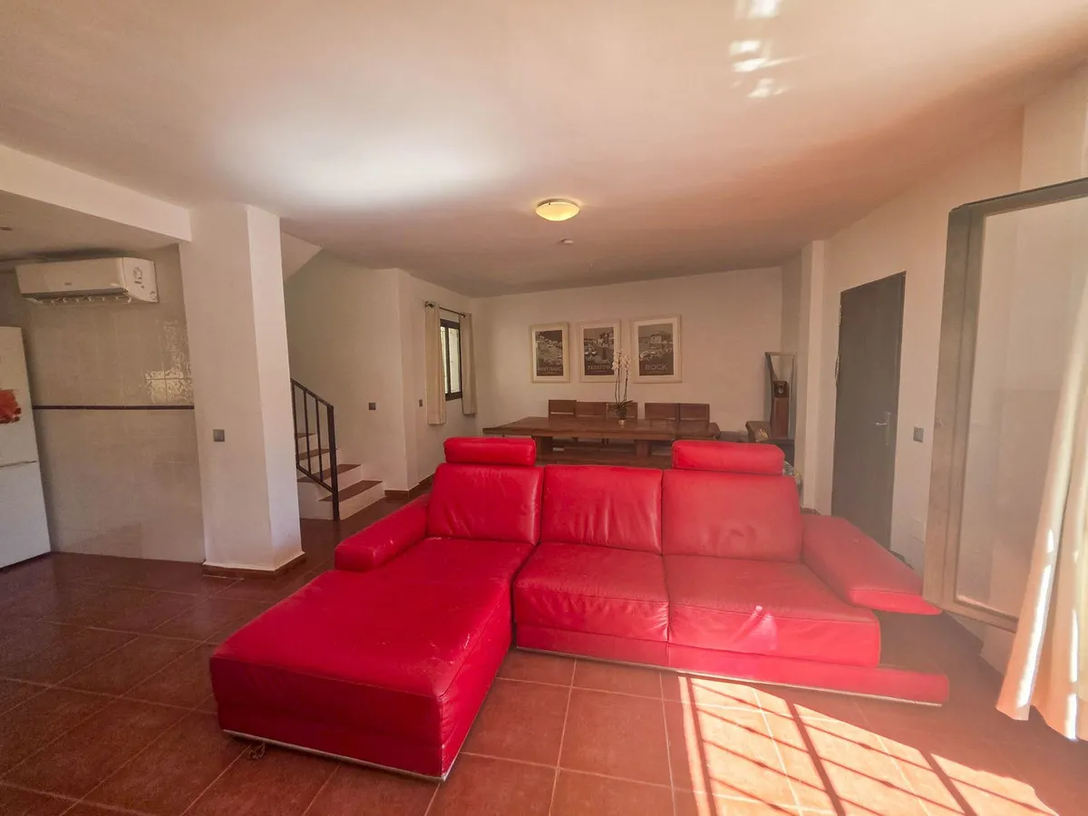 64c23b88-8dbd-4d97-a384-069c10e2ef10