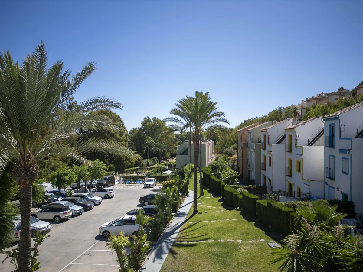 81dc26b4-00eb-4762-ab1b-3c9bfecacf81