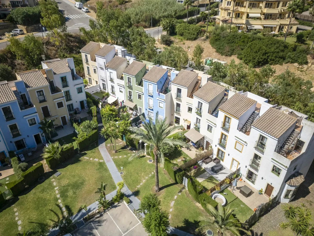 b8356661-ea66-42b2-9ac4-aab625c413cc