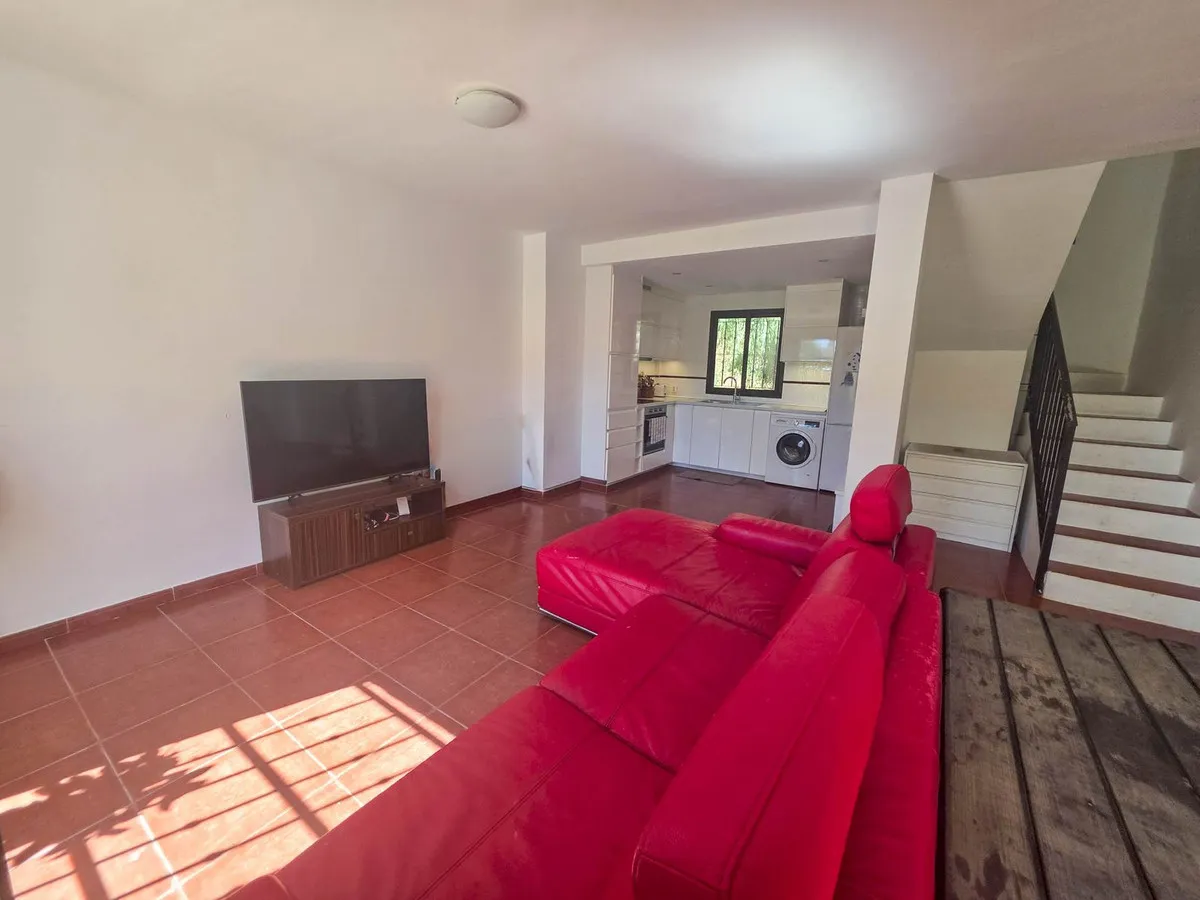 c2d9a012-cc1e-4a25-bf72-5efc605931b3