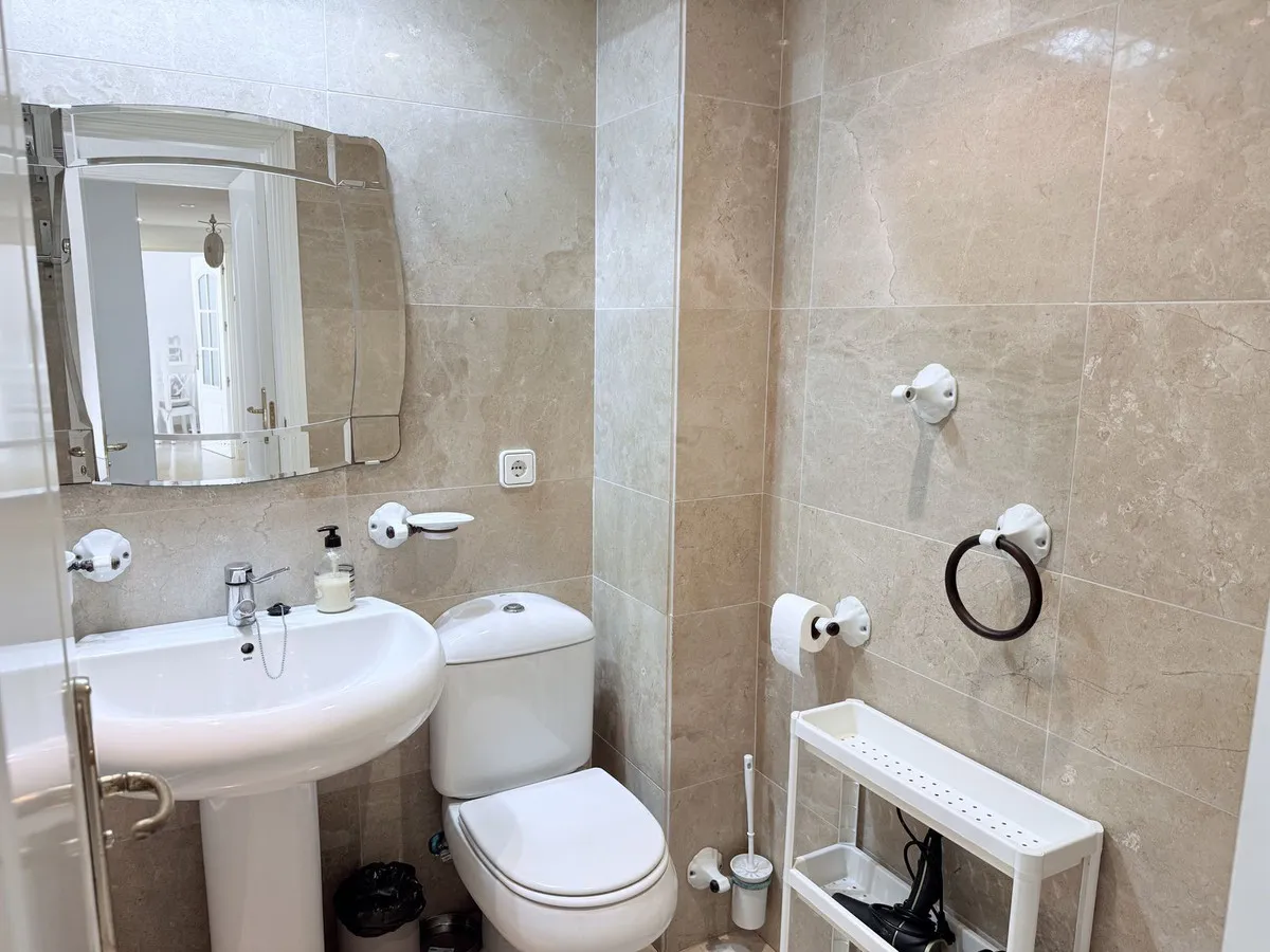 6c606018-f1d1-449d-95f7-b4a4a4f2b615