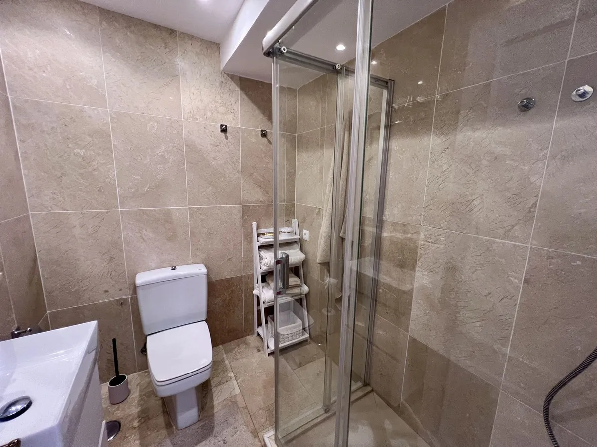 a9357095-a4d7-433e-b403-0ae2c38472ce