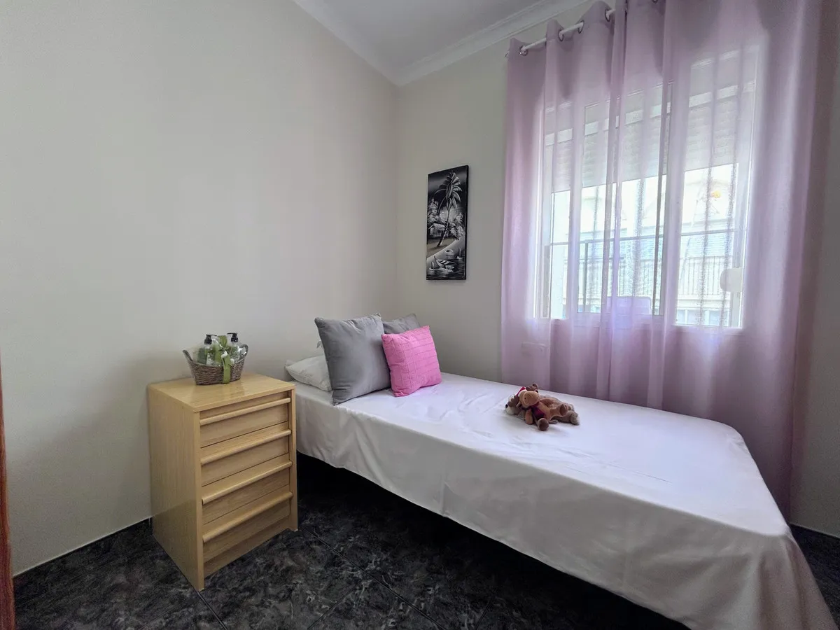 6afdc8e5-87d7-437b-8654-b370c64dd13f