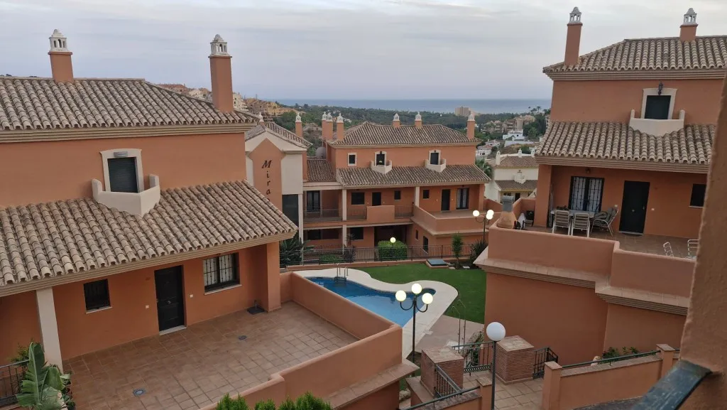 45dcb9e5-86a8-4f90-9c77-b1707f392cb6