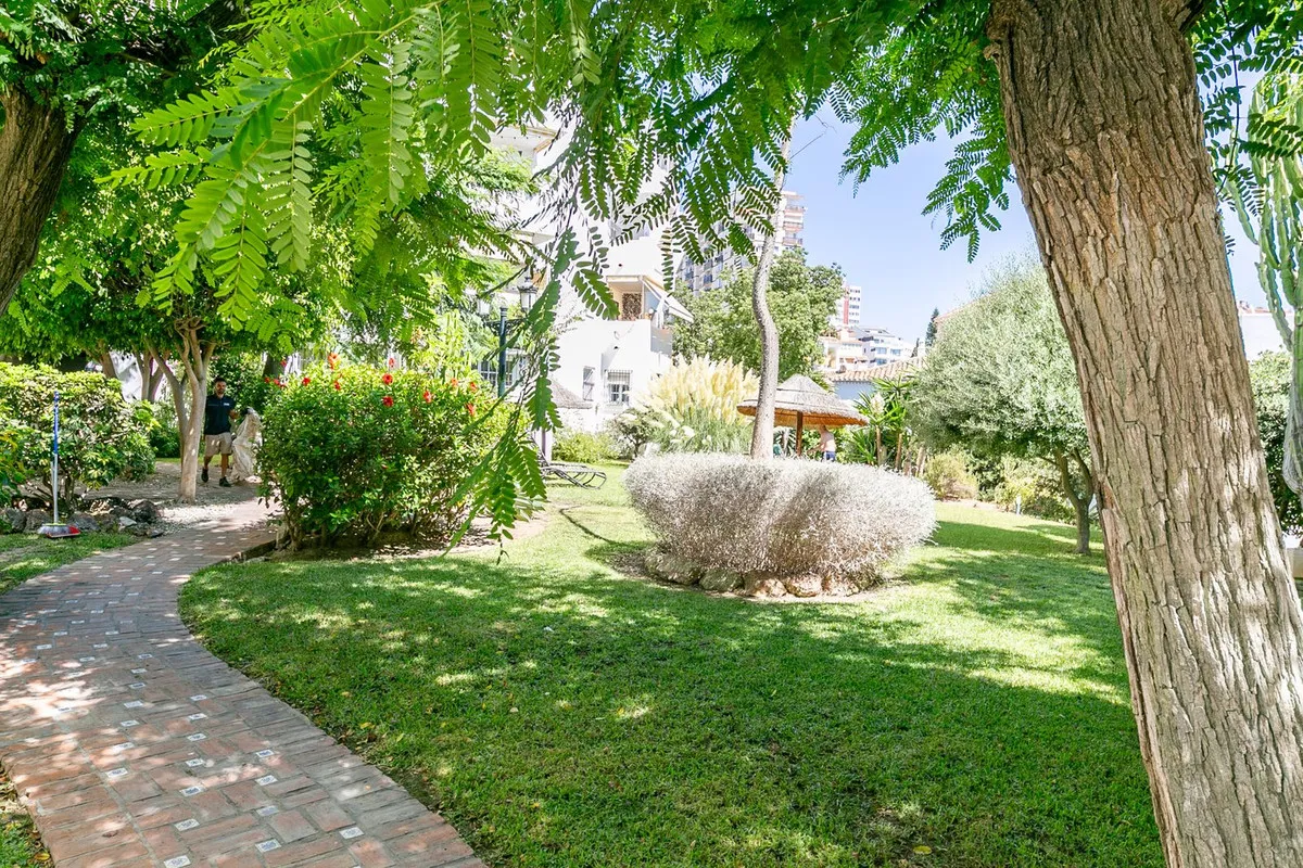 701c54cb-3b35-4724-ab40-0d2df07b4891