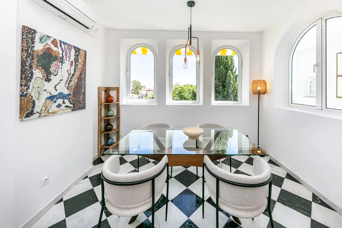 7ba06850-5b72-472e-8595-471b2e9d221e