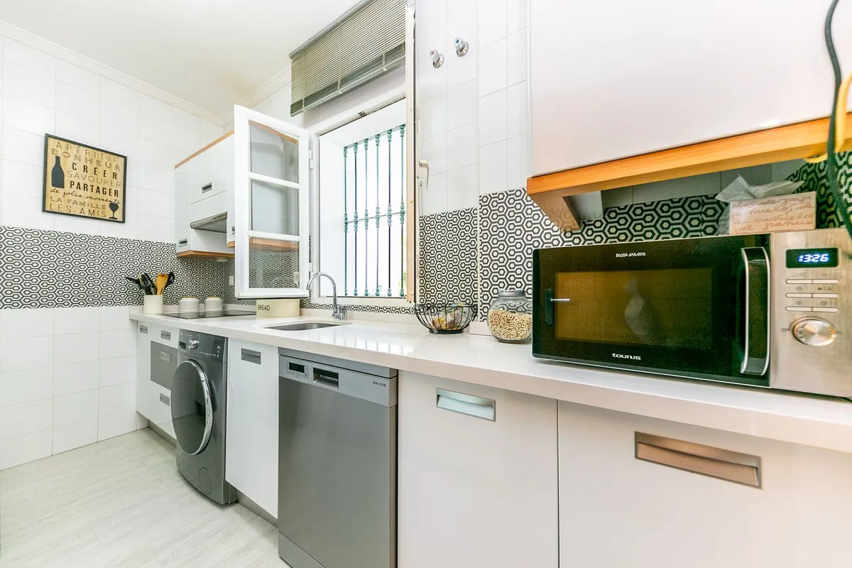 aaf80908-fd27-4ac7-b952-f2de3615439b