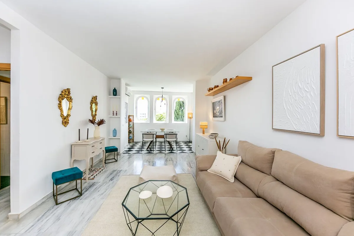 f63ad83e-e4bc-45f2-b38e-122361d76ad2