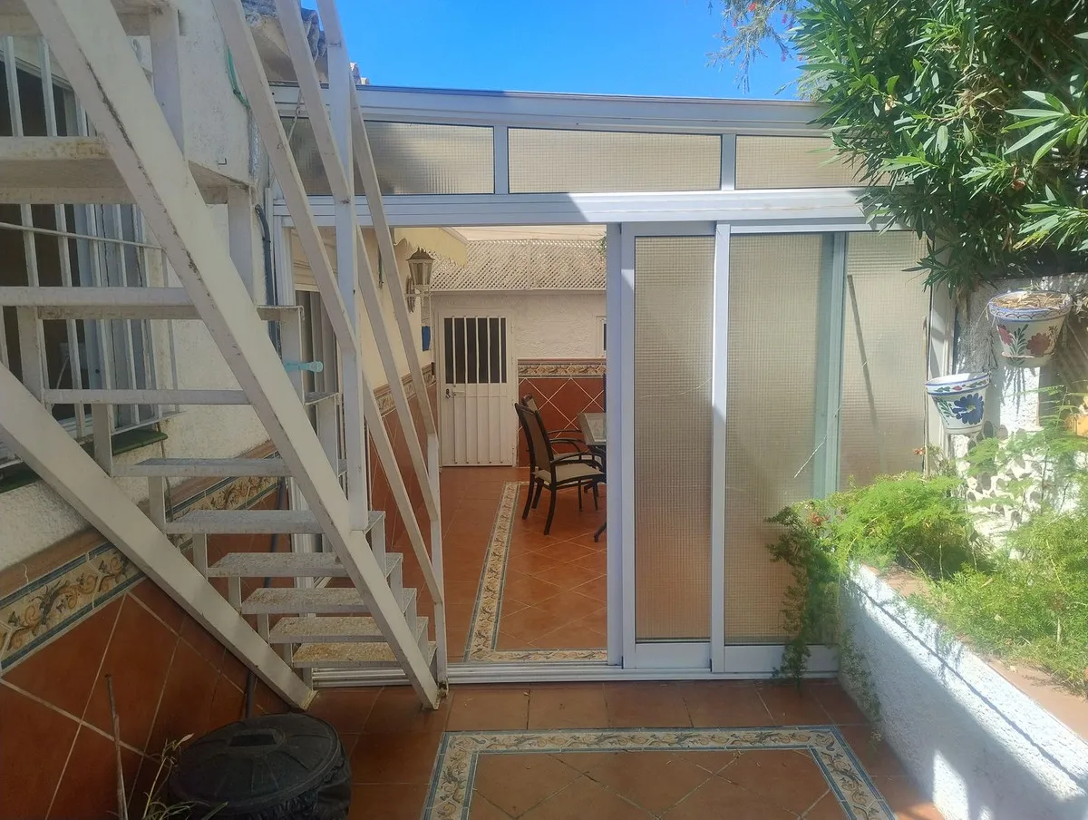 33bd87fa-e902-45fa-94d7-f24ce434316a