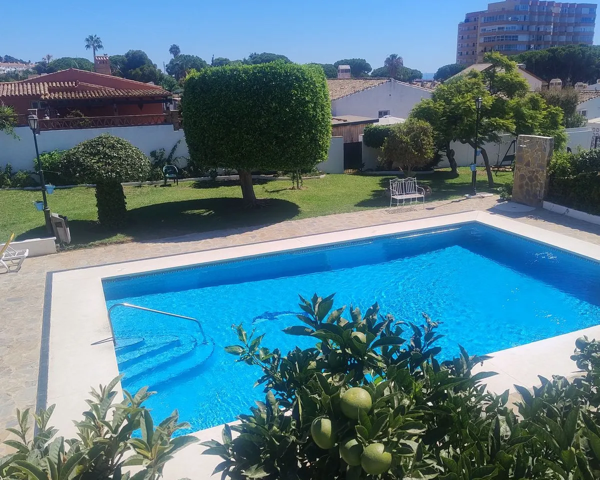 fe270987-80e6-45d2-8fb5-e59d9e335d87