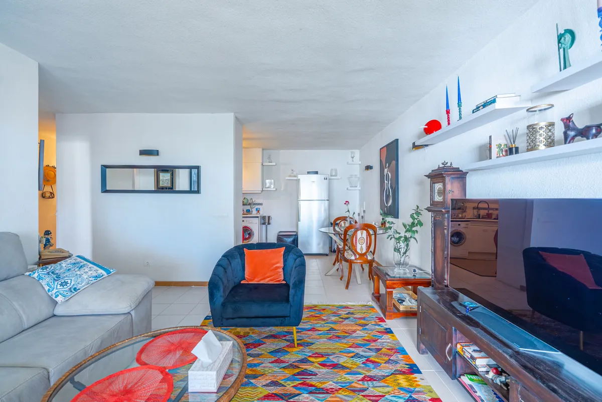 045e6598-2b51-4a19-a479-6e9579275382