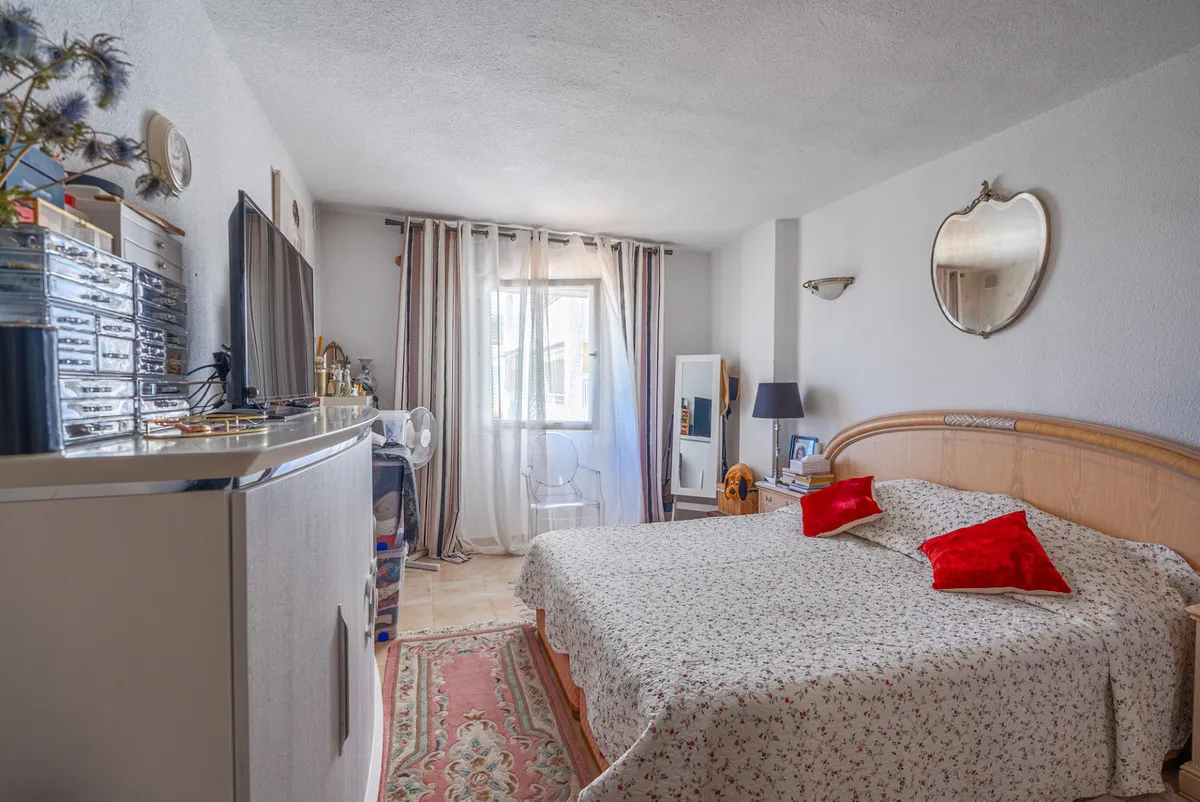 af0b2072-9a17-4f64-abea-90f81da3fded