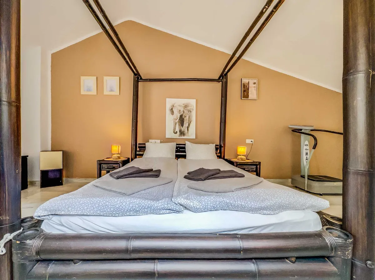 1c8f80f7-462f-44a8-b8b5-6c37807923b6