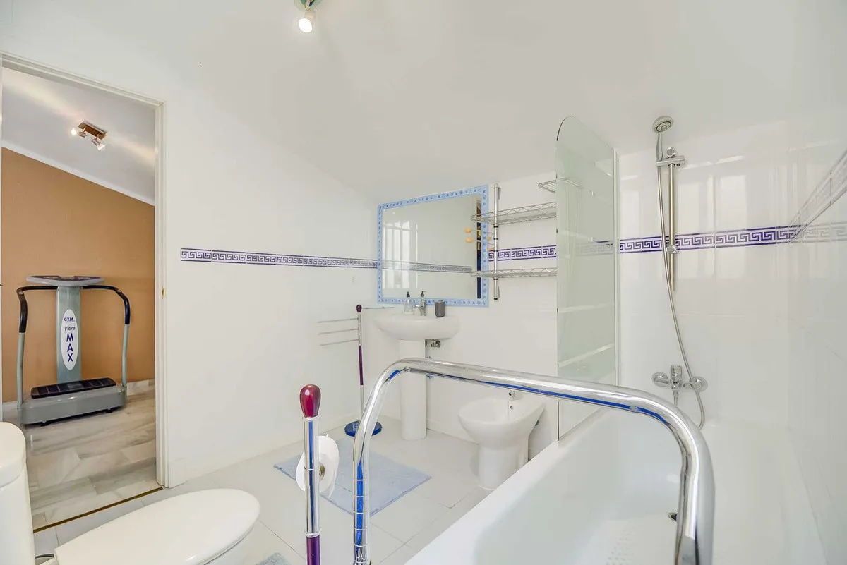 41233101-a49f-4773-8ec3-10c8b214f899