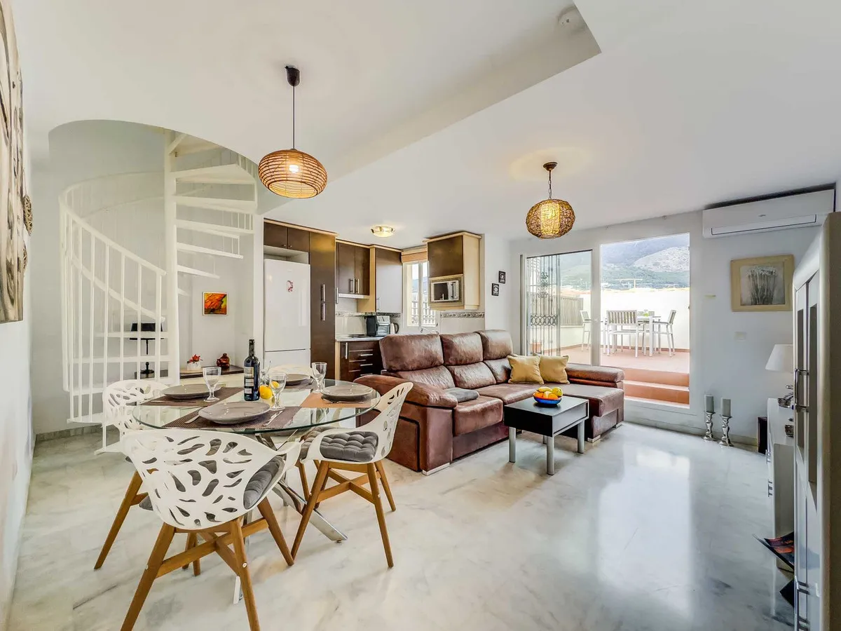 efa85f0c-e96e-4f1c-a062-bf480a932121