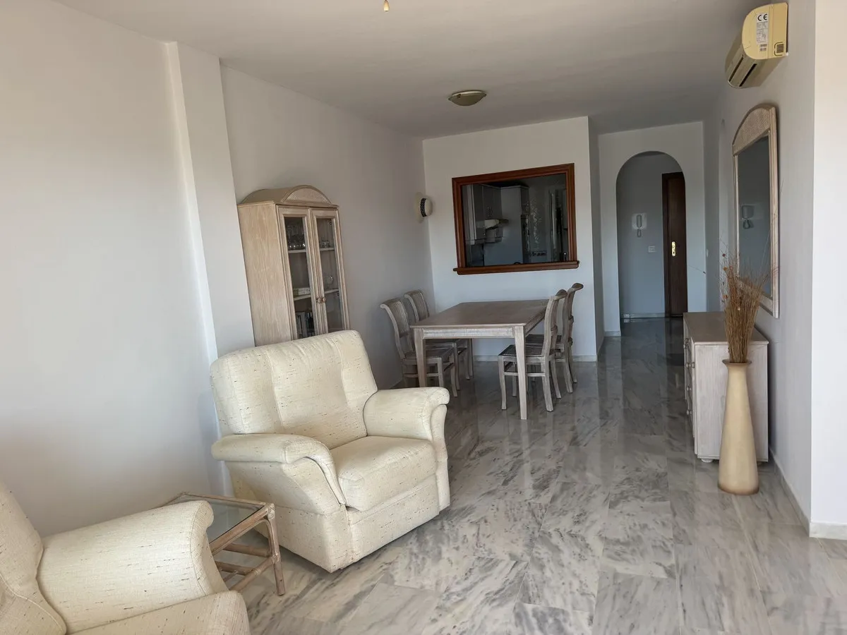 7f25f07c-80b4-4fb8-a0f8-efa892d9eaeb