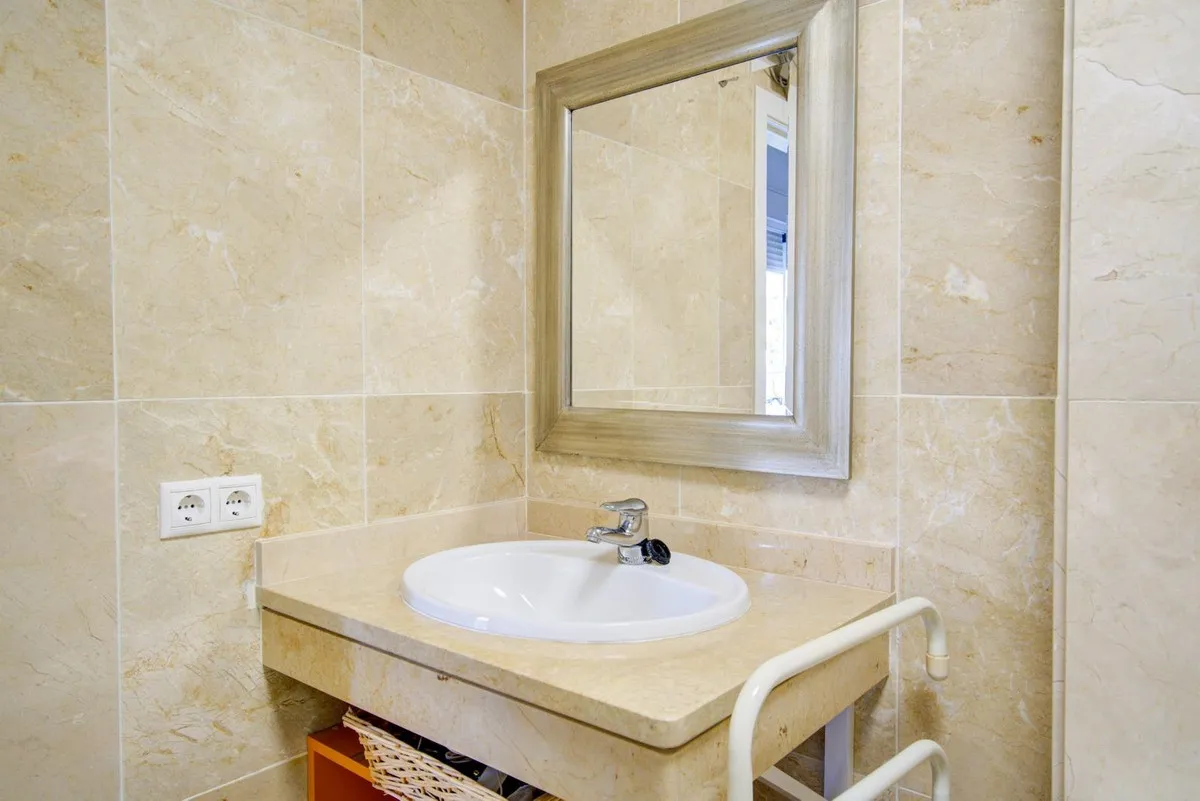 4040ed54-6281-4e8d-b7ca-3fa152f8970d