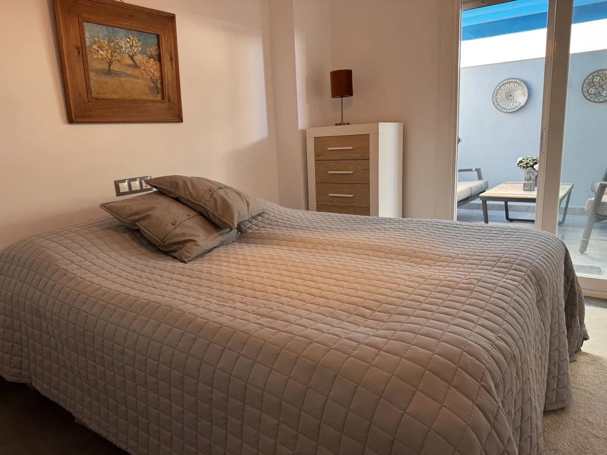 81725360-6dcc-440b-a0e7-735840c57d9d