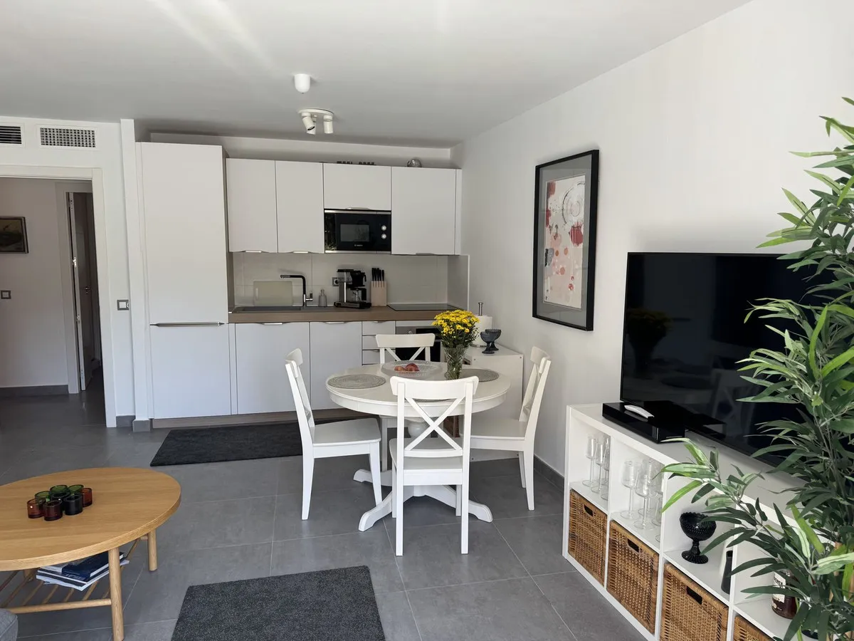 8e144633-aec6-49f4-8867-4292552f66c8