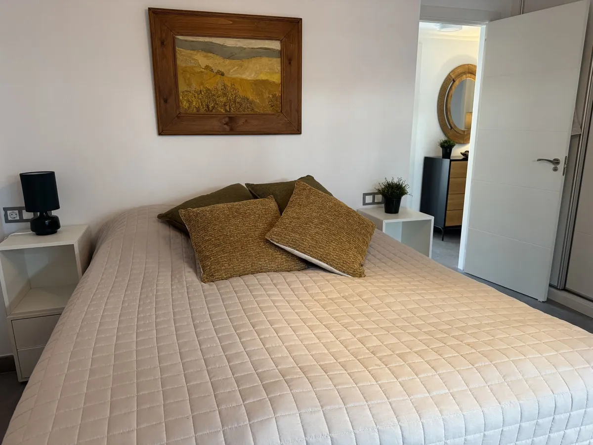 ae4b2090-92b8-4aba-b2b5-642c6c05e33c