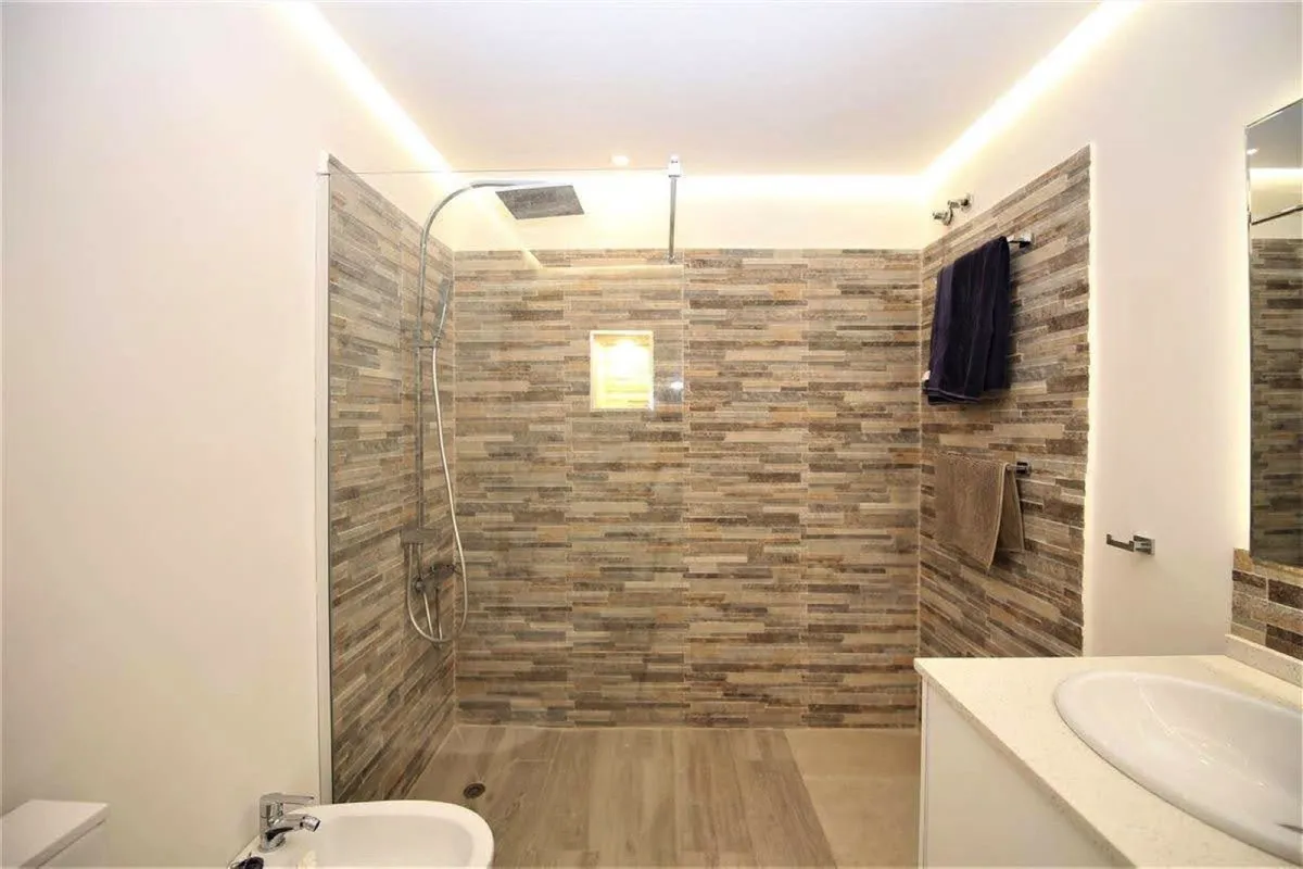 93cca080-df82-40be-bd61-9603e5ee1c12