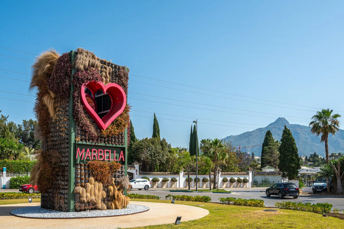 7eb169d6-40a8-4d6d-96b8-a521a6b300e9