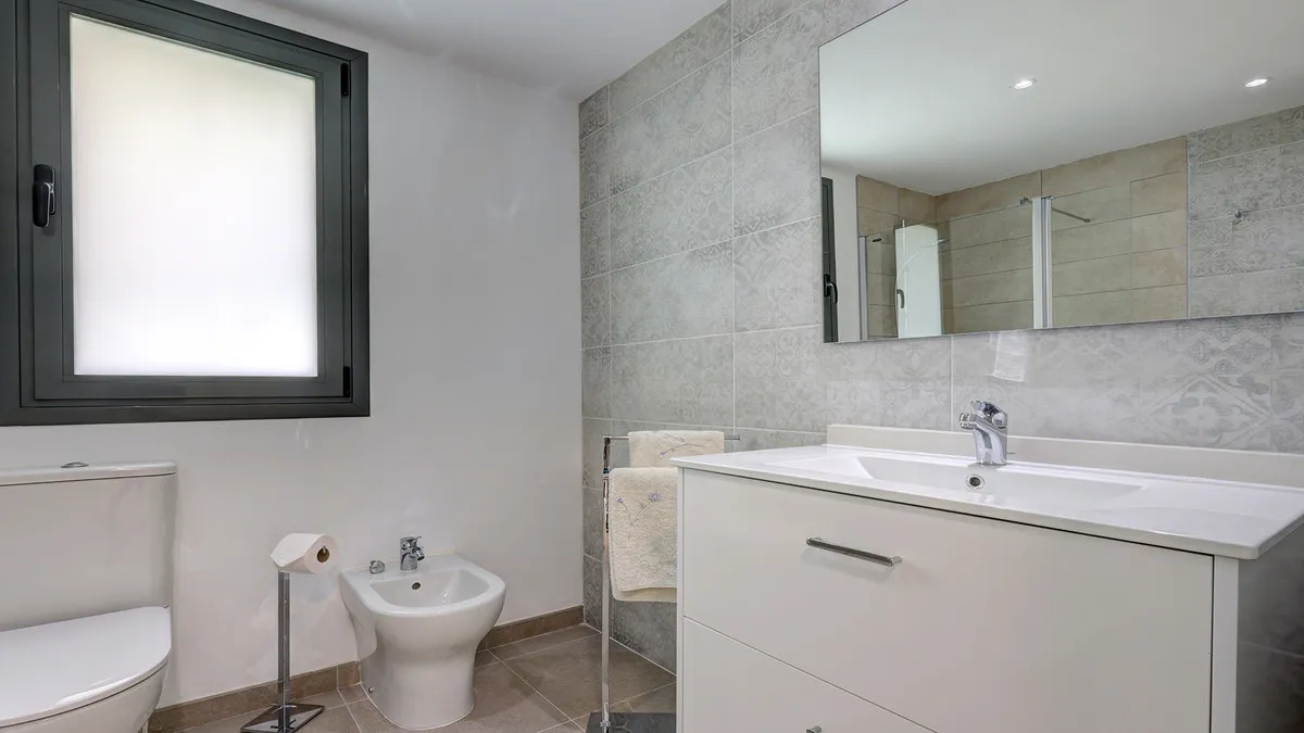 0f9812b7-0387-4e25-a859-e5c27958e45f